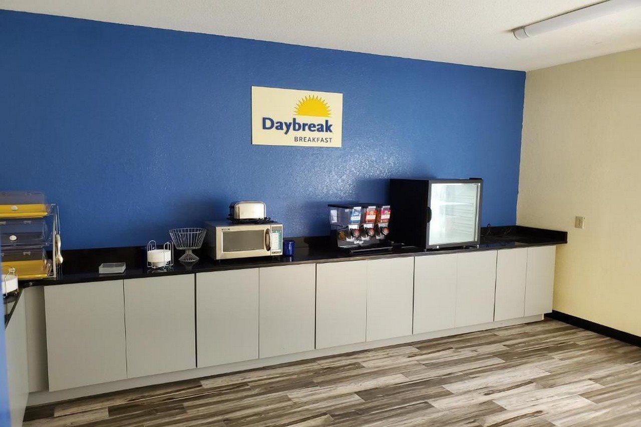 Days Inn By Wyndham Macon I-75 North Bagian luar foto