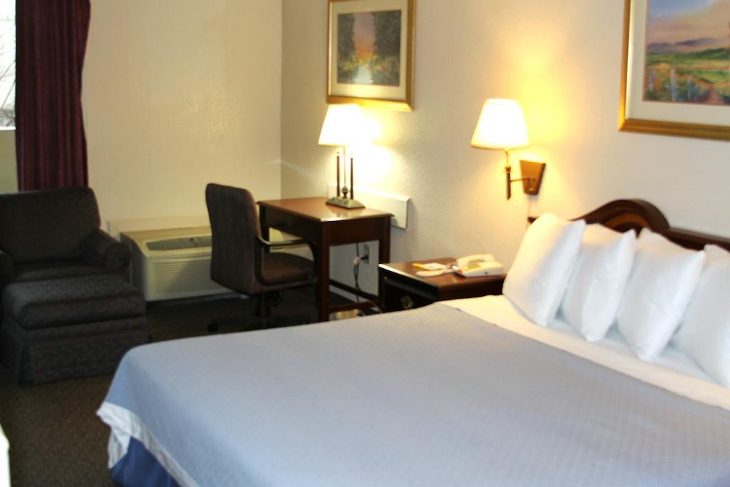 Days Inn By Wyndham Macon I-75 North Bagian luar foto