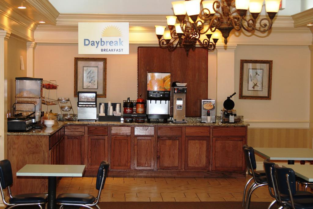 Days Inn By Wyndham Macon I-75 North Bagian luar foto