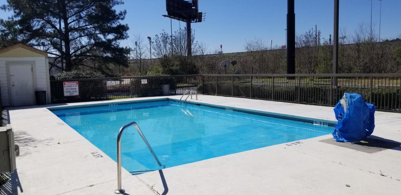 Days Inn By Wyndham Macon I-75 North Bagian luar foto